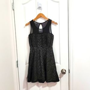 ⬇️ Forever 21 Floral Rose Crochet Mesh Dress